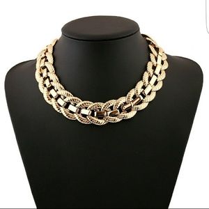 Gold link necklace