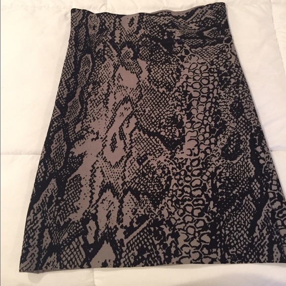 BCBGMaxAzria Dresses & Skirts - BCBGMaxAzria Bandage Snake Above the Knee Skirt XS
