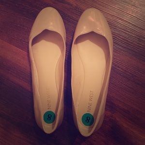 Nude Nine West flats size 8