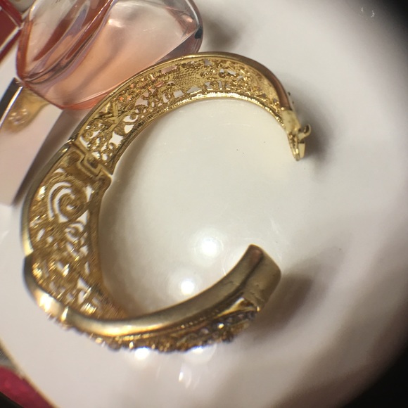 SMASHING! In a statement bracelet! - Picture 4 of 4