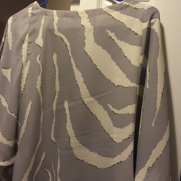 Flowy silky shirt! - Picture 3 of 3