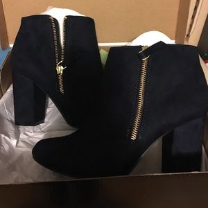a.n.a boots in navy, size 8 medium, never worn