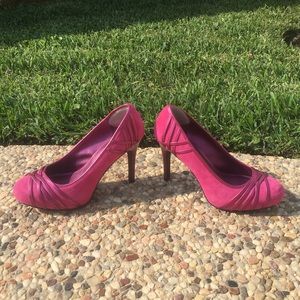 Fergie PINK breast cancer awareness pumps