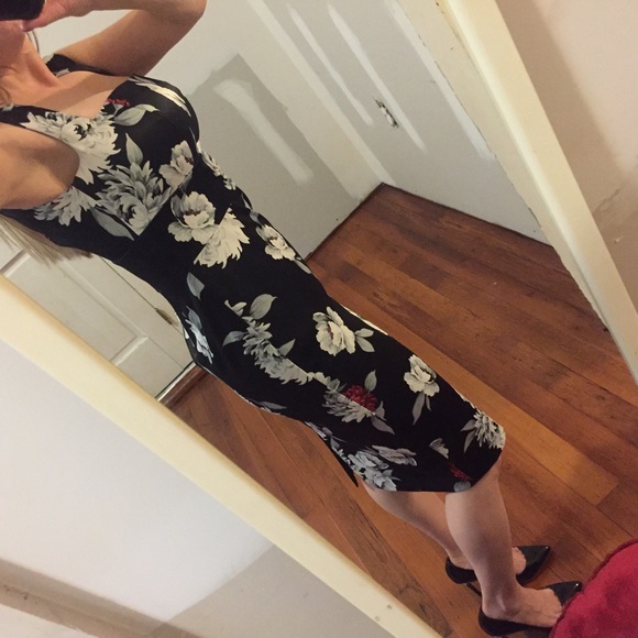 White House Black Market black flower dress size 0