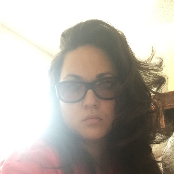 Meet your Posher, Karla - Picture 2 of 4