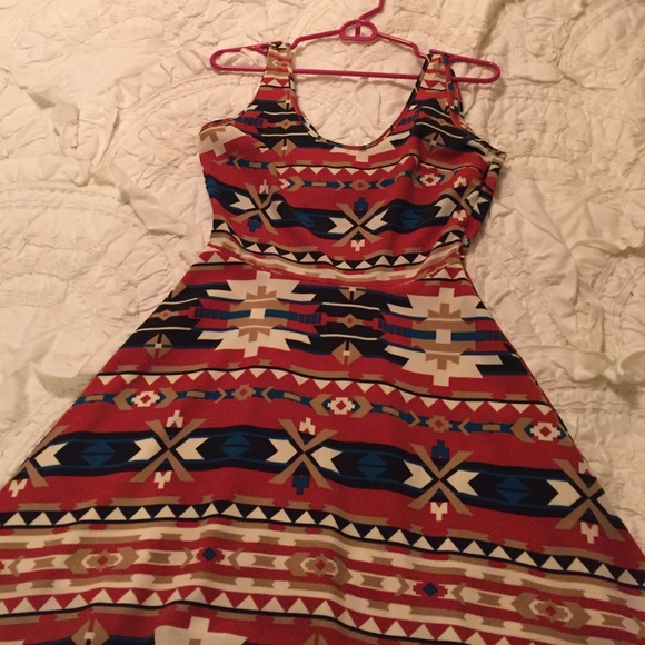 Fun summer dress! - Picture 3 of 3