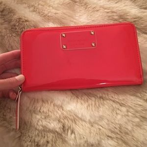 Authentic Kate Spade Wallet 🌟👛