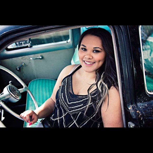 Meet your Posher, Cynthia - Picture 1 of 1