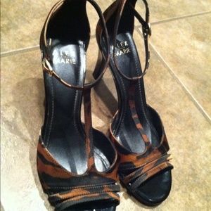 ANIMAL PRINT T-STRAP HEELS