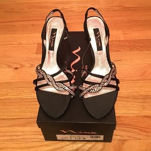 Never worn Nina heels fits size 7