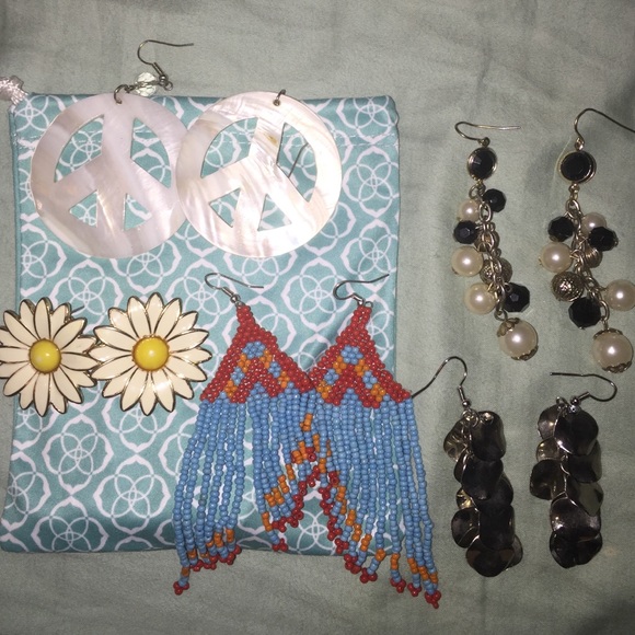 HIPPEE EARRINGS**SET OF 5****