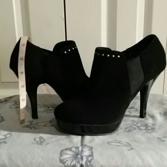 Kenneth Cole booties