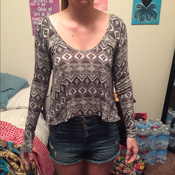 Hollister Flowy top