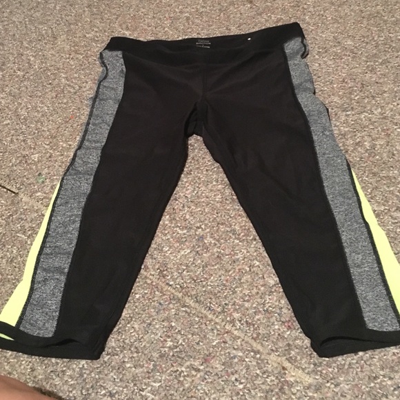 Maurices Plus size Capri legging plus size 1