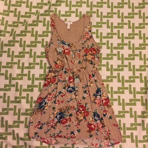 Fun causal tan flower dress