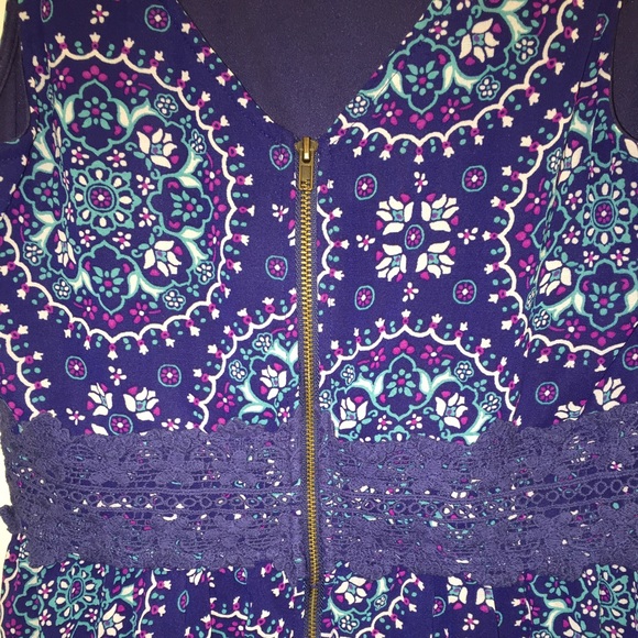 Vintage Blue dress with design - Picture 2 of 2