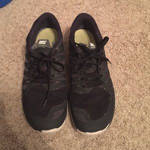 Nike free runs! Size 7.5