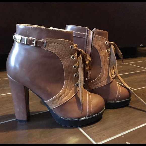 Tan chunky heel booties