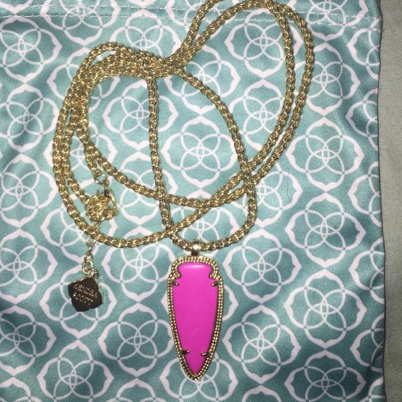 Kendra Scott pink arrowhead necklace