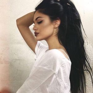 Meet your Posher, Chloe