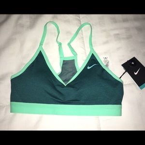 Nwt Nike sports bra