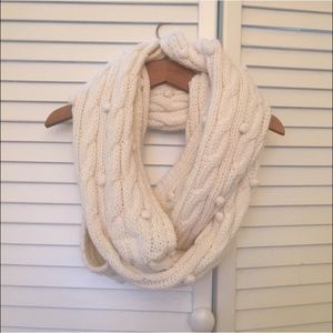 🚫NWOT🚫Cable Knit Pom-Pom Sweater Scarf