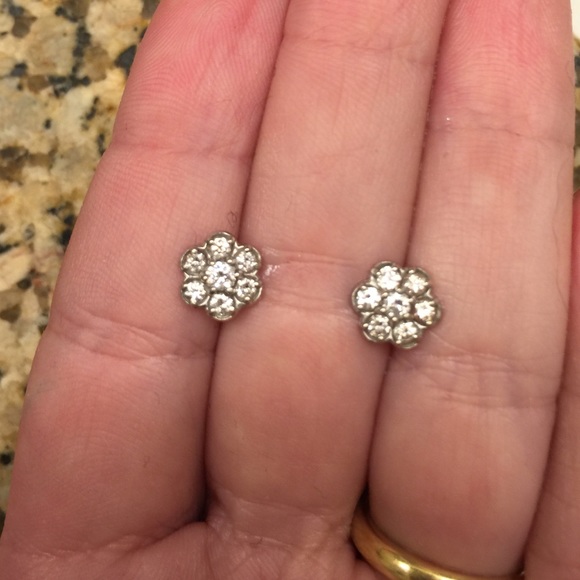 Diamond and white gold earrings.