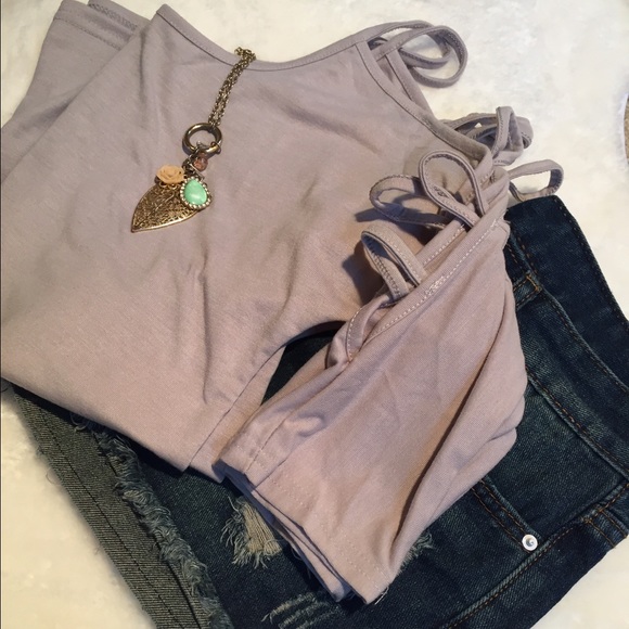 Tops - LAST ONE✨Women's Peekaboo Sleeve Top✨