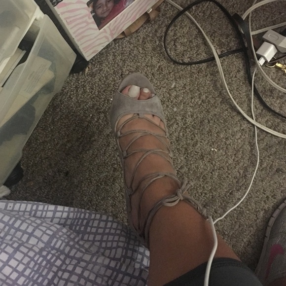 SOLD SOLD Vince camuto taupe sexy heels - Picture 4 of 4