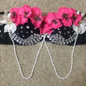 Rave Bra/outfit size 34A (price negotiable!)