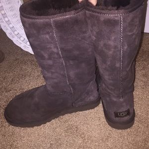 Tall Dark Brown Uggs MOVING SOON NEED GONE💜