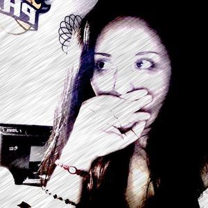 Meet your Posher, Claudia