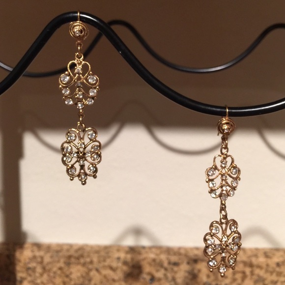 Gorgeous gold rhinestone earrings