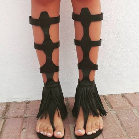🎉SALE🎉ZARA Blck Fringe Leather Gladiator Sandals