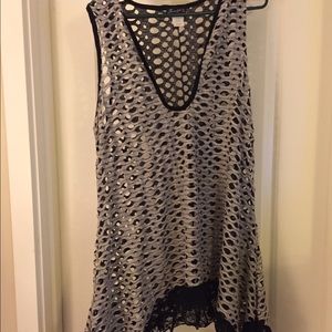 2X gray and black cut out tank top.