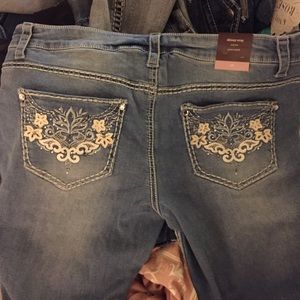 Brand new Knox Rose skinny crop jeans