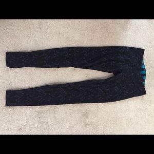 Lulu yoga/workout pants