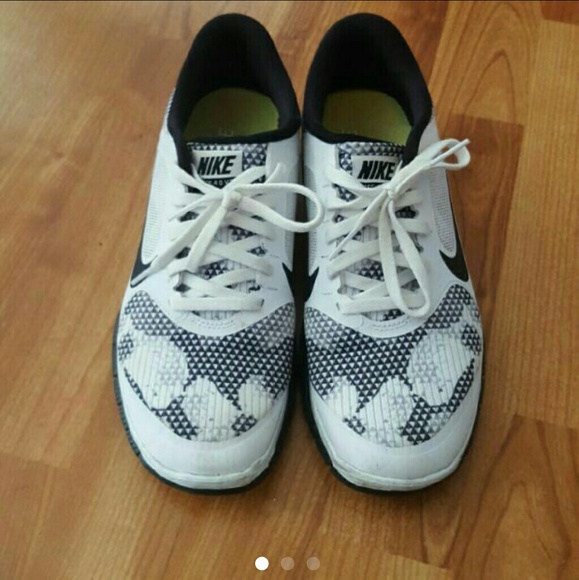 Nike Shoes - Nike Freerun