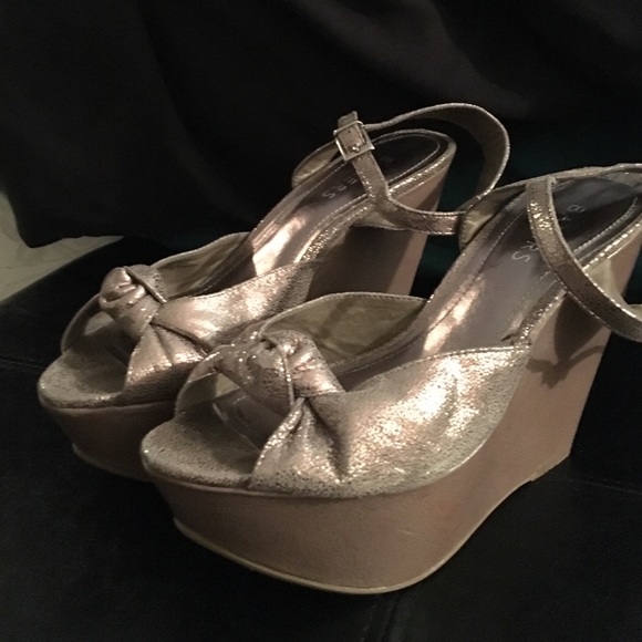 Wedge heels
