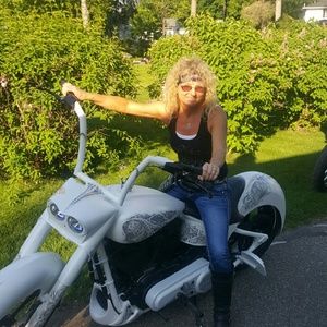 Meet your Posher, Val