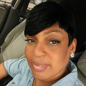 Meet your Posher, Jeannine