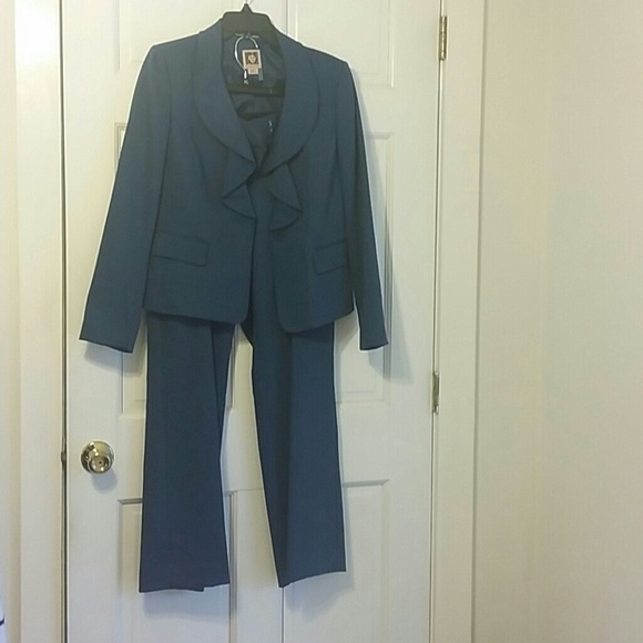 Anne klein business suit