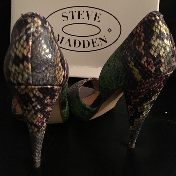 Shoe - Picture 2 of 2