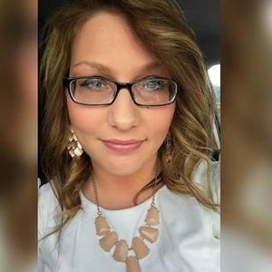 Meet your Posher, Casey