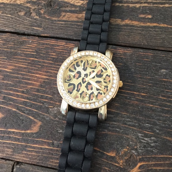Leopard Rhinestone Watch - Picture 2 of 2