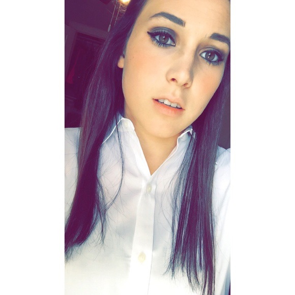 Meet your Posher, Emily - Picture 1 of 1