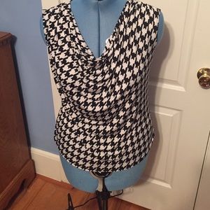 Nice, dressy houndstooth top EUC