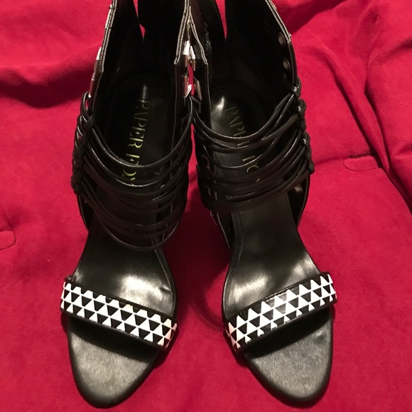 Shoes - Picture 2 of 4