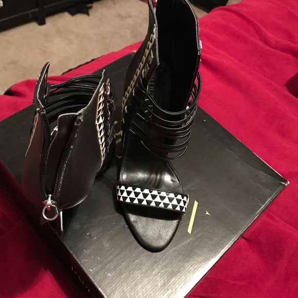 Shoes - Picture 3 of 4