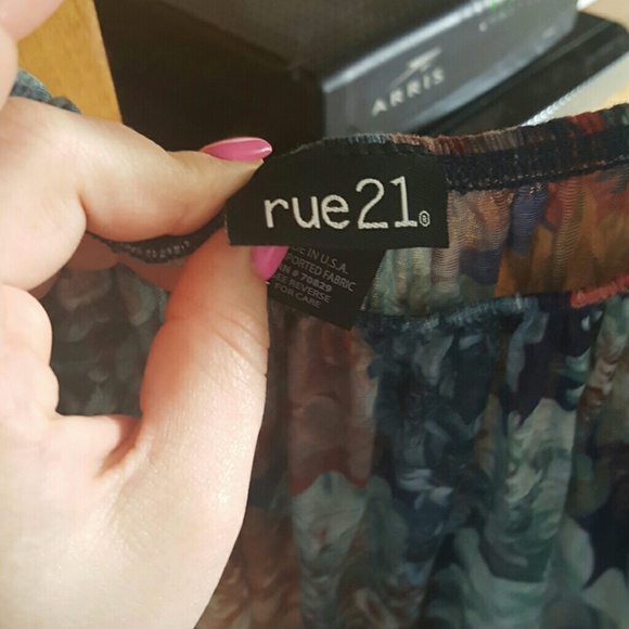 Rue 21 Floral Banded Shirt Size L - Picture 2 of 3